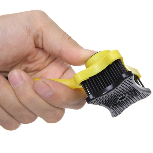 Расческа - пуходерка самоочищающаяся для собак и кошек Пушок, цвет желтый, 13см (блистер)_11