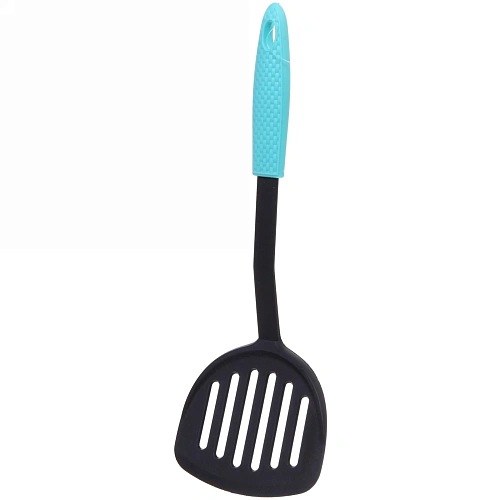 Лопатка кухонная пластиковая с прорезями Гурман широкая_3